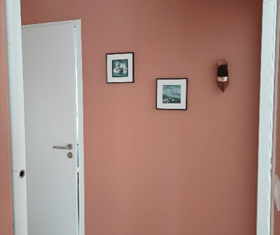 photo d'une mise en peintre d'un couloir aux Brouzils